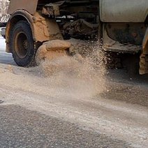 В Соль-Илецке на осыпь дорог зимой выделят около миллиона рублей