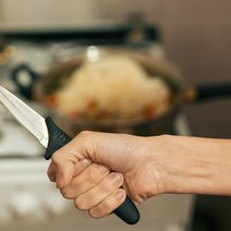 В Соль-Илецком округе скандал односельчанок закончился угрозой убийством 