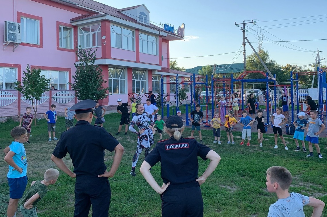 Полицейские Соль-Илецка провели спортивную тренировки для детей и молодежи