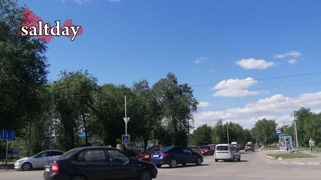 В Соль-Илецке улица Карла Маркса целый день собирает пробки