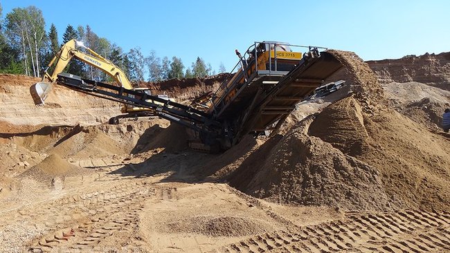 В Акбулакском районе компания, добывающая песок, погубила почву