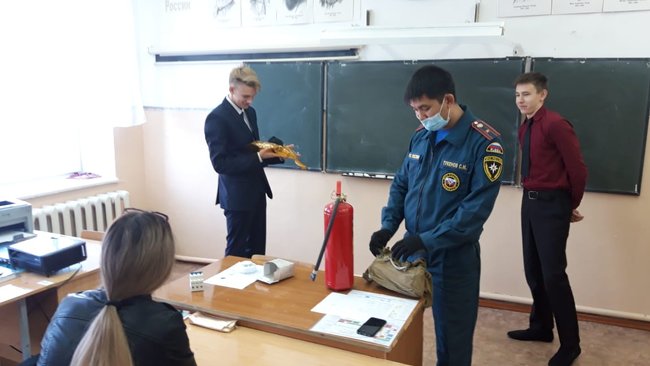 В Соль-Илецке сотрудники МЧС провели открытые уроки 