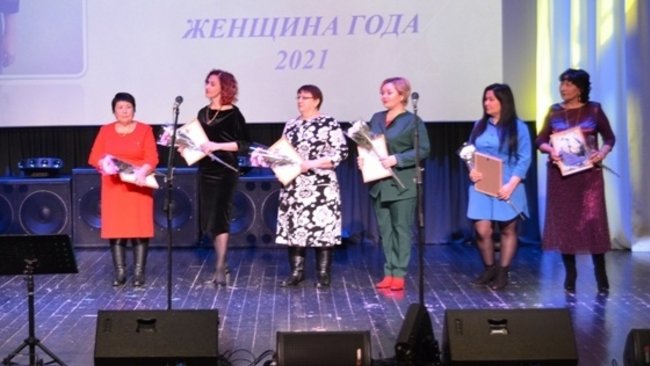 В Соль-Илецке наградили победительниц премии «Женщина года - 2021»
