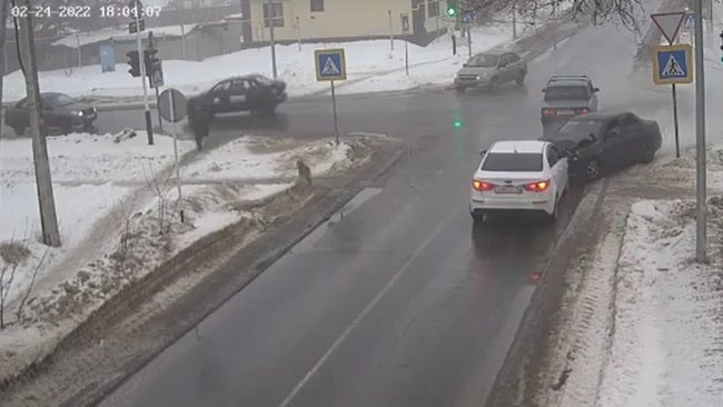 В Соль-Илецке на перекрестке Победы и Советской столкнулись 4 автомобиля