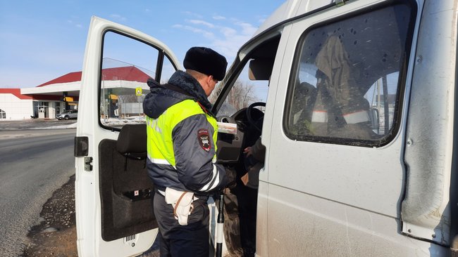 В Соль-Илецке сотрудники ДПС проводили беседы по предотвращению ДТП