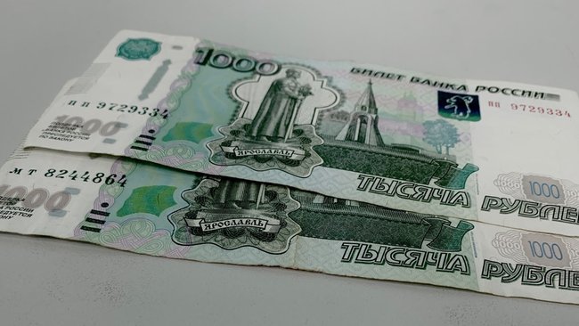 Мужчина взял у знакомого банковскую карту и устроил шопинг