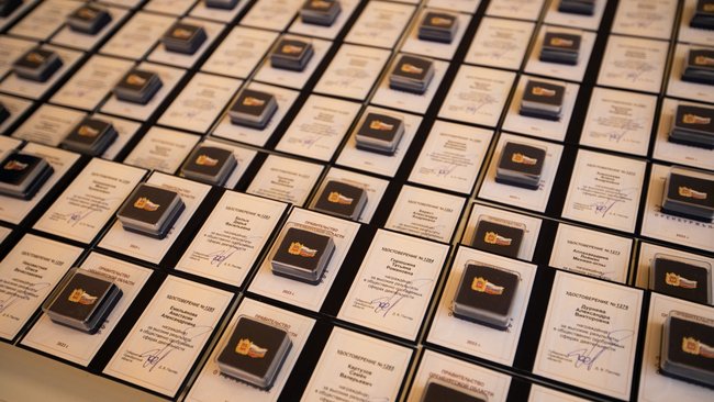 Жителей Соль-Илецка наградили памятным знаком «Золотая молодежь Оренбуржья»