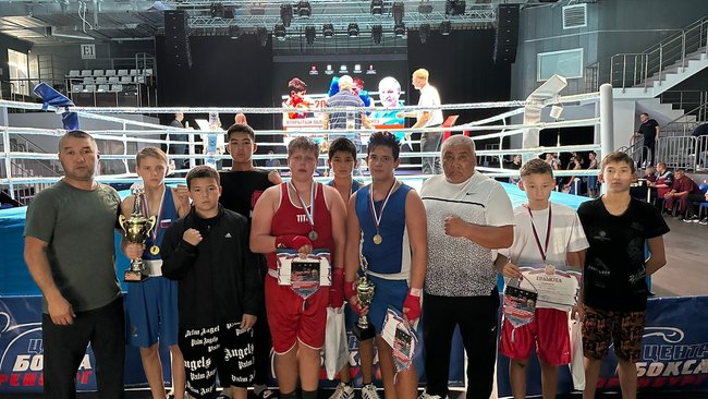 Соль-илецкие боксеры успешно выступили на межрегиональном турнире