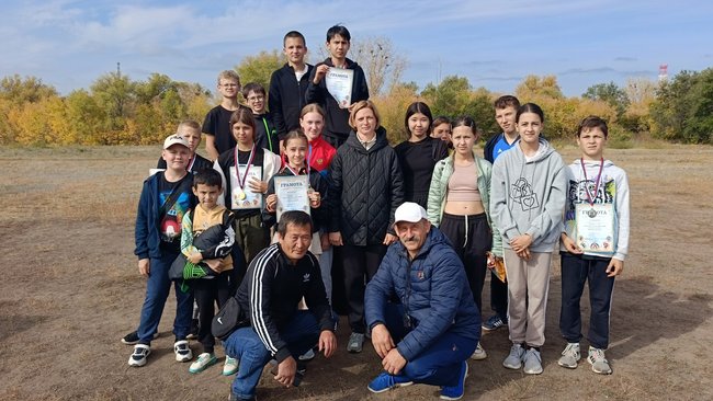 Пять медалей привезли соль-илецкие спортсмены с первенства Акбулакского района по легкоатлетическому кроссу