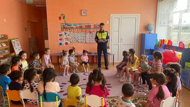 Госавтоинспекторы Соль-Илецка провели беседу по профилактике детского дорожно-транспортного травматизма