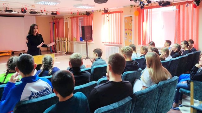 В Соль-Илецке сотрудник ПДН провела беседу с воспитанниками Детского дома о подростковой преступности