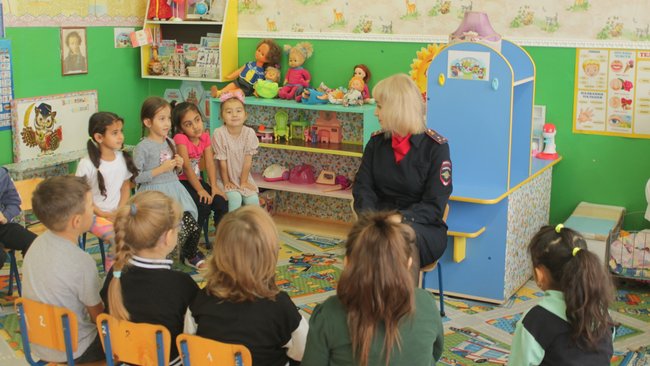 В Соль-Илецком детском саду прошел мастер-класс по изготовлению «светлячков»