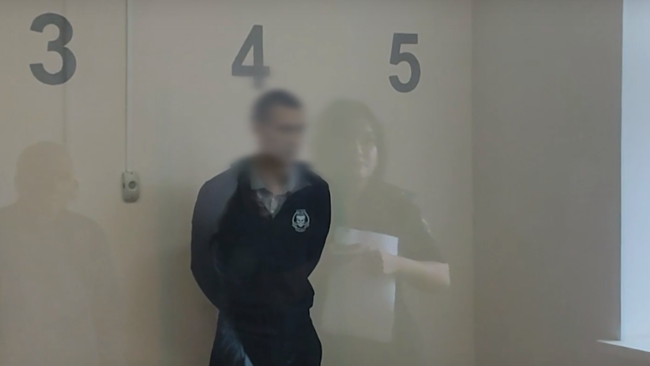 Полиция Соль-Илецка задержала курьера, который передавал деньги мошенникам