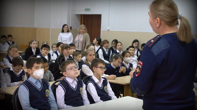 В Соль-Илецком лицее провели профилактическую беседу с учениками