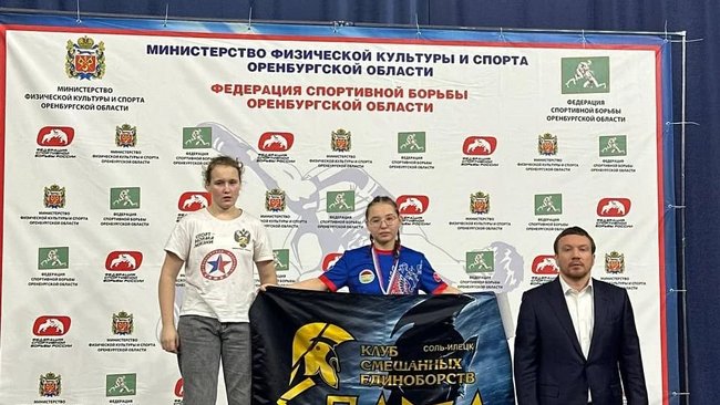 Соль-илецкие спортсмены привезли шесть наград с чемпионата области по спортивной борьбе