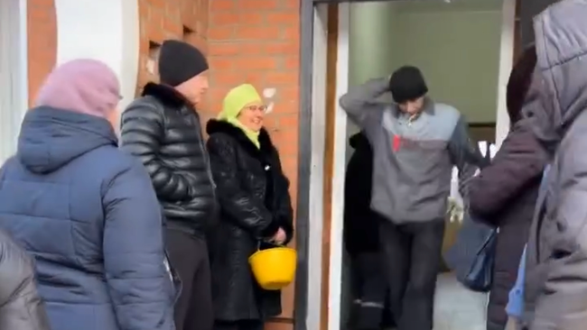 В Соль-Илецке жители выстраиваются в очередь за яйцами