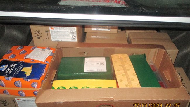 Под Акбулаком не допустили к вывозу партии сыра, мяса, масла, живого карпа и вяленой воблы