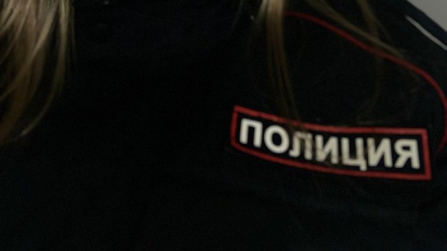 В Соль-Илецке местный житель ударил ногой по плечу полицейского