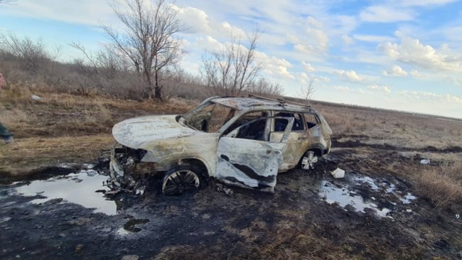 Недалеко от поселка Казанка Соль-Илецкого округа сгорел автомобиль