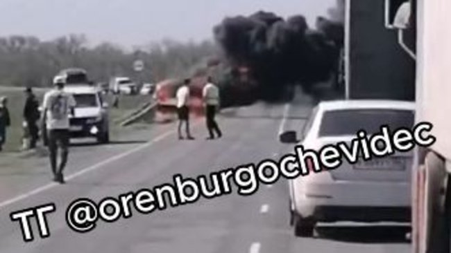 На трассе Оренбург-Соль-Илецк загорелся автомобиль