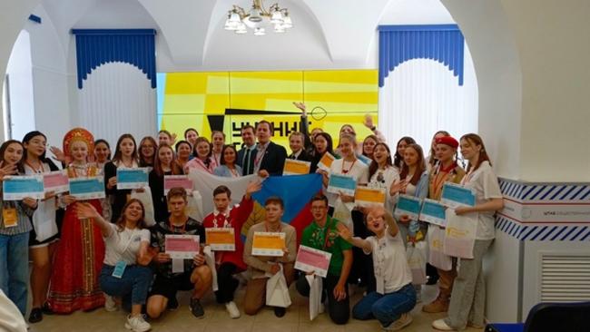 Соль-Илецкие школьницы среди лучших школьников области