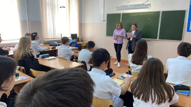 В Соль-Илецке сотрудники суда поговорили со школьниками на тему киберпреступности