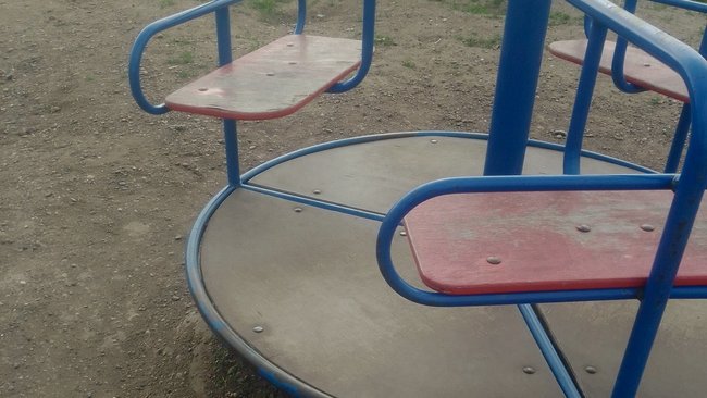 В Соль-Илецке на детской площадке произошла драка между дамами