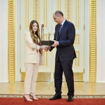 Соль-илецкая спортсменка Тагирова Дарина получила почетный знак «Золотая молодежь Оренбуржья»