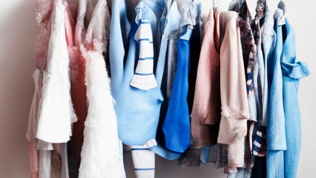 В Соль-Илецке женщина померила вещи в магазине и забрала их, не оплатив