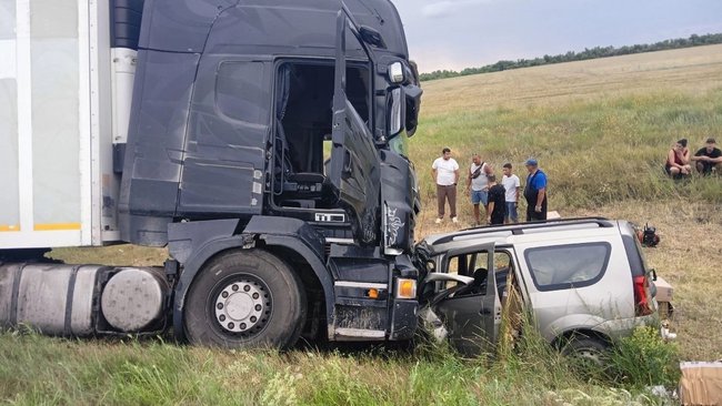 В Соль-Илецке под стражу отправили водителя фуры, из-за которого погибла семейная пара