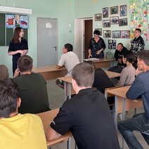 Инспектор ПДН полиции Соль-Илецка встретилась со студентами техникума