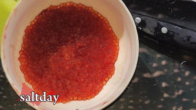 Под Акбулаком задержали 186 кг красной икры без документов  