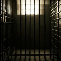 В Соль-Илецке осужденного не отпустили по УДО, так как он не выплатил присуждённые 1,9 млн рублей
