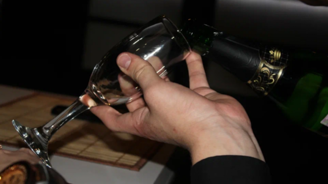 Жители Соль-Илецка поплатились рублем за распитие алкоголя в общественных местах