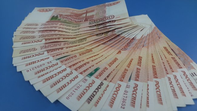 Сбой программы и нехватка кадров оставили сотрудников образования Соль-Илецка без зарплаты