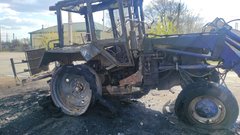 В Соль-Илецке на улице Гонтаренко сгорел трактор 