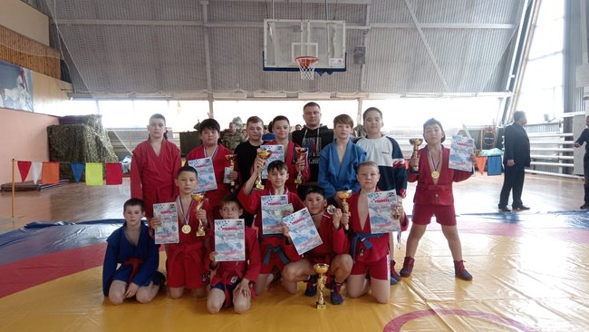 Соль-илецкая команда по самбо взяла первое место на турнире в Орске