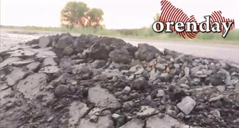 В Первомайском районе опасный участок дороги шокирует автомобилистов буграми