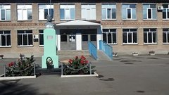 В школе №4 Соль-Илецка, которой нужен капремонт, проводят частичный ремонт кровли