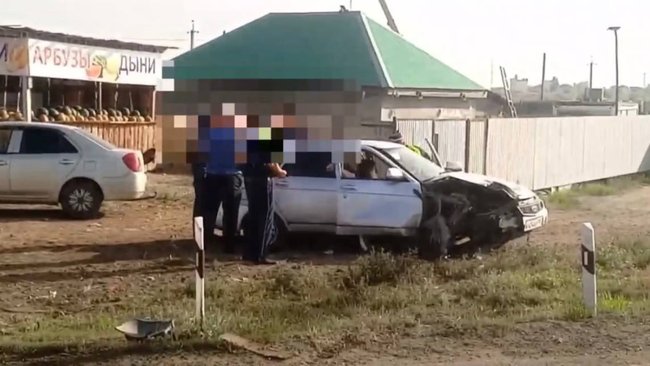 На перекрёстке на трассе Соль-Илецк - Оренбург легковушка насмерть  сбила инвалида-колясочника 