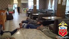 В Соль-Илецке в ходе рейда задержаны нелегалы и обнаружены игровые автоматы