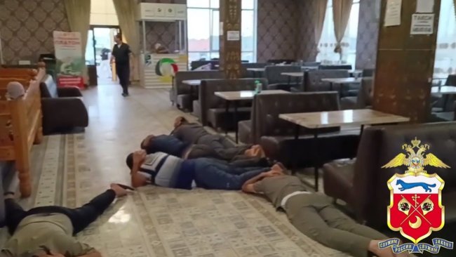 В Соль-Илецке в ходе рейда задержаны нелегалы и обнаружены игровые автоматы