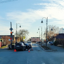 В центре Соль-Илецка столкнулись два автомобиля: есть пострадавшие 