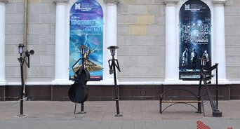 После вчерашнего пожара в Оренбургском областном драмтеатре разбирают реквизит