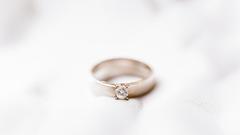 Супруги из Соль-Илецка после 40 лет брака развелись, но поделить имущество мирно не смогли