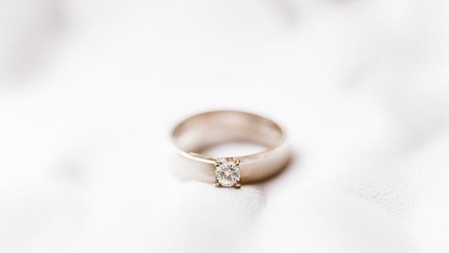 Супруги из Соль-Илецка после 40 лет брака развелись, но поделить имущество мирно не смогли