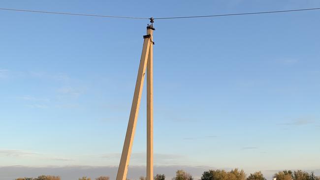 Наезд на опору электропередач обошелся жителю Соль-Илецка в 50 тысяч рублей 