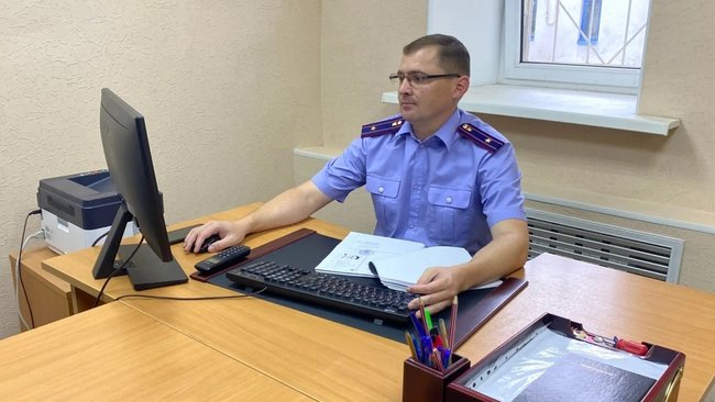 Под Соль-Илецком директор школы за отдельную плату покровительствовала учителю