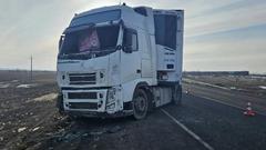Пять человек пострадали в ДТП с грузовиком на трассе Соль-Илецк-Акбулак