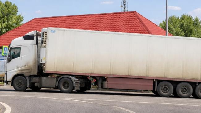 В Соль-Илецке вводят сезонные ограничения движения для грузовиков